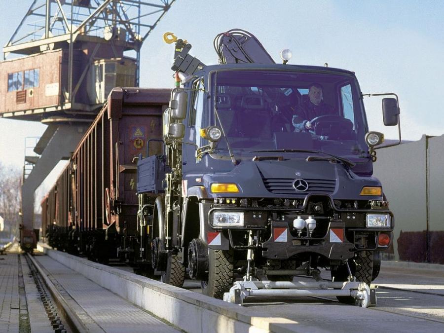  Mercedes-Benz Unimog U400 2000 года  (фото 18 из 19)